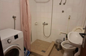 thumb_2613865_screenshot_20250820_175913_bookingcom.jpg