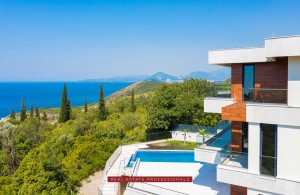 thumb_2642921_y-villa-with-swimming-pool-for-sale-in-budva-riviera--2-.jpg