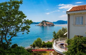 thumb_2644102_luxury-waterfront-villa-for-sale-in-sveti-stefan--1-.jpg