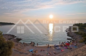 thumb_2667306_land_with_a_beautiful_sea_view_near_primosten_for_sale_2.jpg
