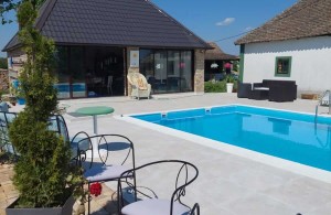 thumb_2796593_ranc-sa-bazenom-1.jpeg