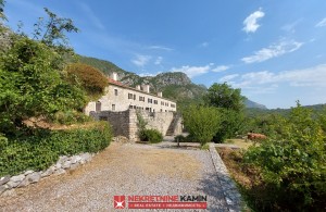 thumb_2847034_na-prodaju-kamena-kuca-prodaja-budva-kamin-nekretnine_33.jpg