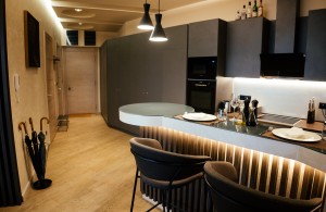 thumb_2956543_kitchen-entrance.jpg