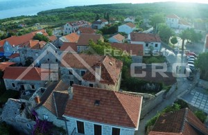 thumb_2966038_ouse_in_the_heart_of_a_charming_small_village_for_sale_3.jpg