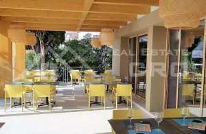 thumb_2968798__with_a_restaurant_and_three_spacious_apartments_in_an_e.jpg