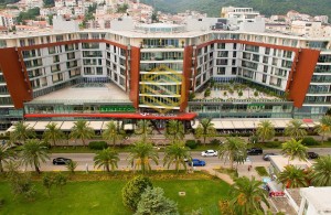 thumb_2997152_tq-plaza-budva-shopping.jpg