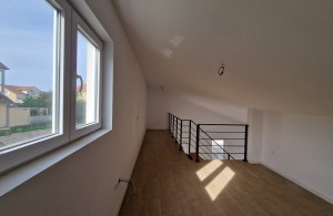 thumb_3003314_4_bedroom_apartment_for_sale_in_tivat1.jpg