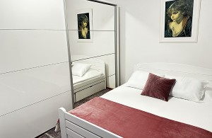 thumb_3070484_bedroom-2.jpg