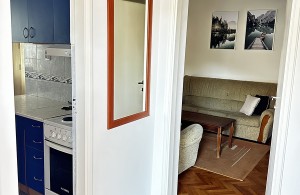 thumb_3070484_hall.jpg
