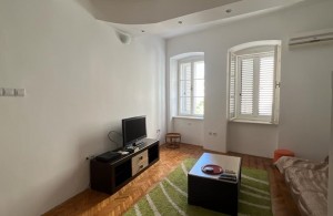 thumb_3076916_9.jpg