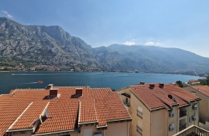 thumb_3088807_cheap_apartments_with_a_rea_view_in_kotor_for-sale3.jpg