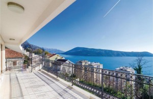 thumb_3090241_villa_for_sale_in_montenegro_with_a_swimming_pool4.jpg