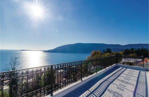 thumb_3090241_villa_for_sale_in_montenegro_with_a_swimming_pool5.jpg