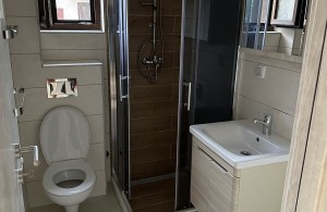 thumb_3093986_12.jpg
