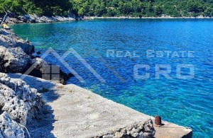 thumb_3103204_e_placed_first_row_to_the_sea_on_mljet_island_for_sale_3.jpg