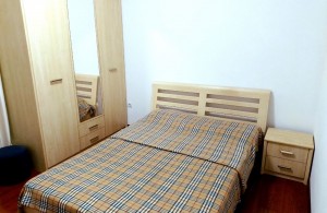 thumb_3160289_bedrooml.jpg