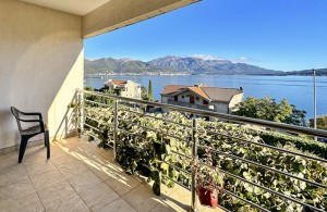 thumb_3165038_happymontenegro.com.real.estate.balcony-2.jpg