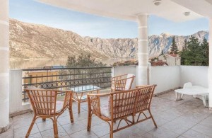 thumb_3170181_apartment_with_a_sea_view_in_kotor10.jpg