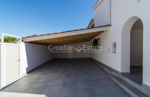 thumb_3184422_croatia-trogir-house-second-row-pool-sale-119-.jpg