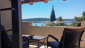 thumb_3190471_croatia-ciovo-apartment-villa-seafront-pool-sale-105-.jpg