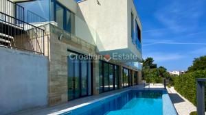 thumb_3191509_croatia-ciovo-villa-pool-sea-view-sale-102-.jpg