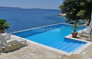 thumb_3198603_croatia-ciovo-villa-seafront-pool-sea-view-sale-105-.jpg