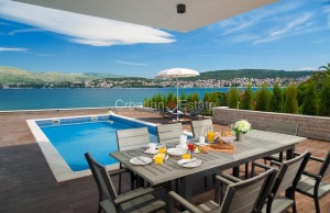 thumb_3199991_croatia-ciovo-luxury-villa-seafront-sea-view-sale-103-.jpg