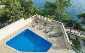 thumb_3200011_croatia-brac-beachfront-villa-pool-sale-118-.jpg