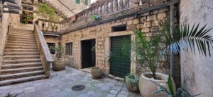 thumb_3206322_apartment_for_sale_in_old_town_of_kotor10.jpg