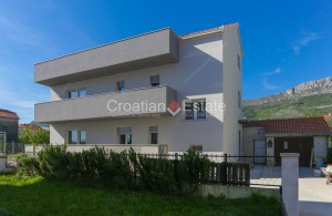 thumb_3228564_croatia-split-house-pool-near-sea-sale-102-.jpg