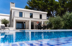 thumb_3234170_croatia-brac-villa-seafront-infinity-pool-sale-101-.jpg