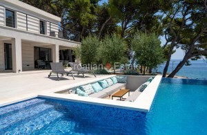 thumb_3234170_croatia-brac-villa-seafront-infinity-pool-sale-102-.jpg