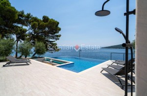 thumb_3234170_croatia-brac-villa-seafront-infinity-pool-sale-104-.jpg