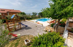 thumb_3235268_croatia-split-house-sea-view-pool-yard-sale-105-.jpg