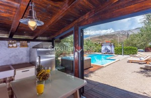 thumb_3239177_-split-villa-pool-mountain-view-summer-kitchen-sale-105-.jpg