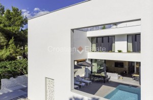 thumb_3273819_croatia-brac-villa-pool-uniquely-designed-sale-104-.jpg