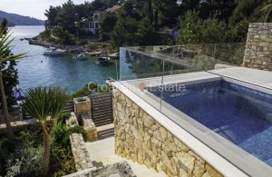 thumb_3275439_croatia-korcula-villa-seafront-pool-parking-sale-103-.jpg