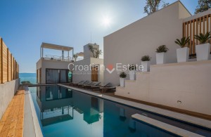 thumb_3287681_croatia-omis-villa-sea-view-pool-roof-terrace-sale-113-.jpg