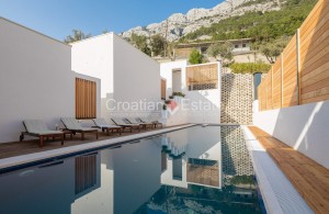 thumb_3287681_croatia-omis-villa-sea-view-pool-roof-terrace-sale-114-.jpg