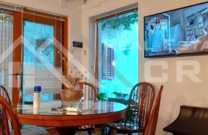 thumb_3289947_ent_with_a_spacious_yard_and_a_summer_kitchen_for_sale_3.jpg