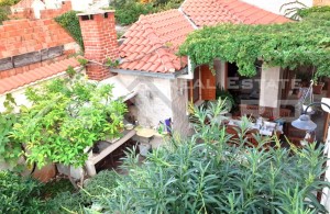 thumb_3289947_ent_with_a_spacious_yard_and_a_summer_kitchen_for_sale_4.jpg