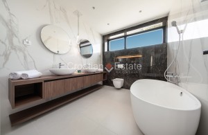 thumb_3295862_tia-podstrana-villa-sea-view-pool-roof-terrace-sale-118-.jpg