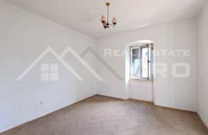 thumb_3296463_se_for_renovation_on_a_large_plot_with_a_view_for_sale_3.jpg