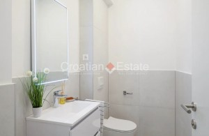thumb_3297781_a-rogoznica-villa-two-apartments-sea-view-pool-sale-109-.jpg
