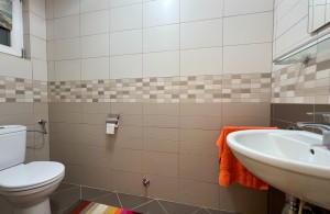 thumb_3303670_9.jpg