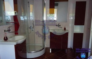 thumb_3304453_9.jpg