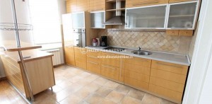 thumb_3304930_7.jpg