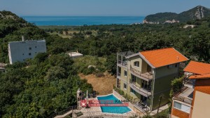 thumb_3310132_budva-three-bedroom-apartment-for-sale-_2.jpg