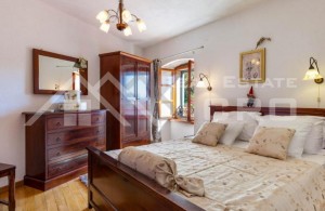 thumb_3317722_ated_historic_villa_with_a_wonderful_sea_view_for_sale_6.jpg