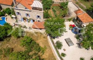 thumb_3317722_ted_historic_villa_with_a_wonderful_sea_view_for_sale_11.jpg
